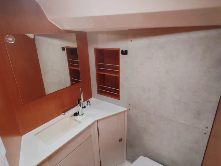 Wynajem Żaglowiec Bavaria z patentem 