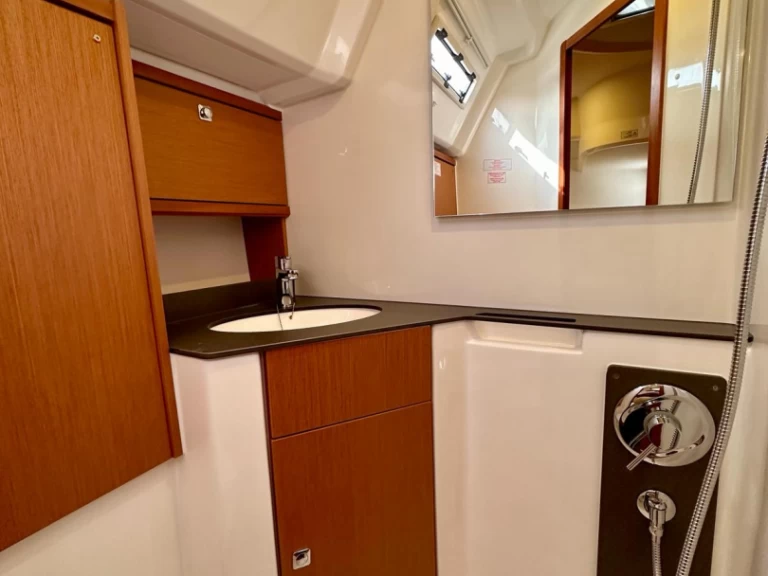 Wynajmij Bavaria Cruiser 46 w Sukosan