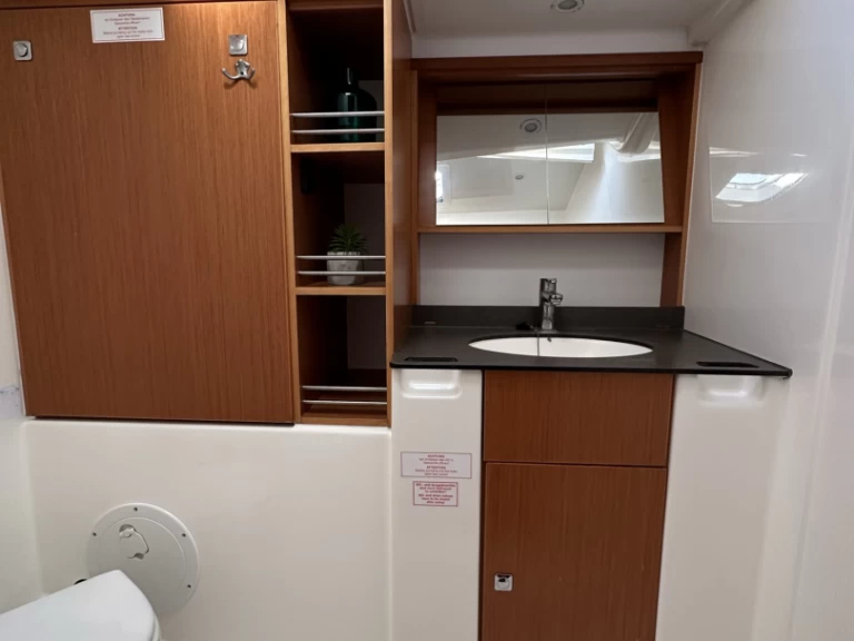 Wynajem Żaglowiec Bavaria z patentem 