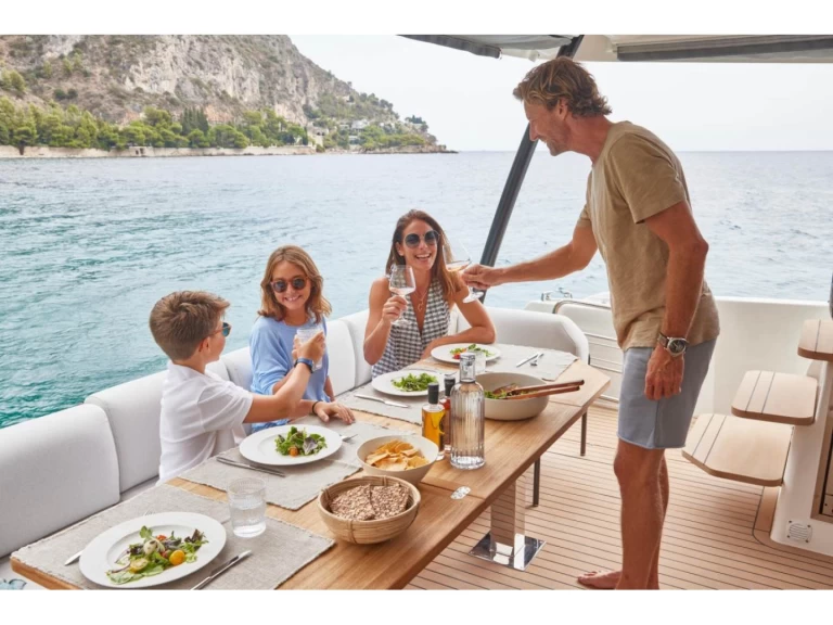 Wynajem Motorówka w Capo d'Orlando - Prestige Prestige M48