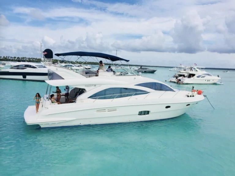 Wynajmij Motorówka z lub bez skippera Azimut w La Romana