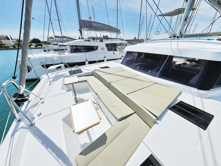 Bali Bali Catspace Voile między profesjonalistami a osobami prywatnymi w Sukosan