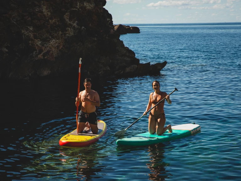 Wynajmij Katamaran z lub bez skippera Lagoon w Es Jondal