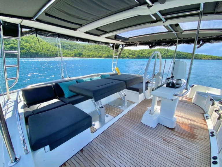 Wynajmij Katamaran z lub bez skippera Lagoon w Belize City