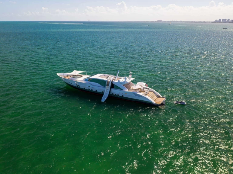 Wynajem Luksusowy jacht Tecnomar z patentem 