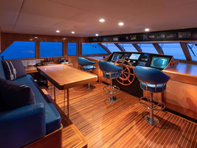 Wynajem Luksusowy jacht w Newport - NQEA Yachts Jack Hargrave design RENA