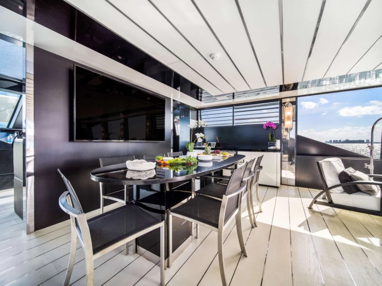 Tecnomar Double Shot między profesjonalistami a osobami prywatnymi w Nassau