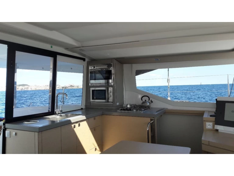 Wynajmij Katamaran z lub bez skippera Fountaine Pajot w Palamos