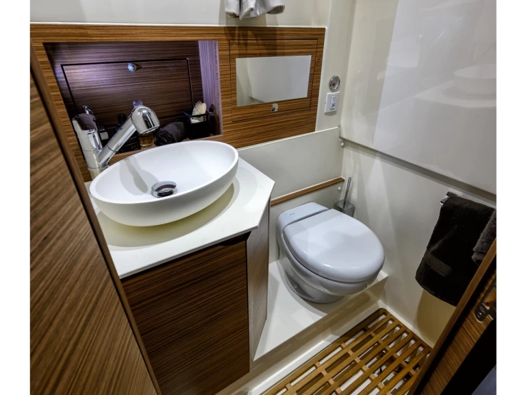 Wynajmij Łódż półsztywna z lub bez skippera Bwa w La Trinité-sur-Mer