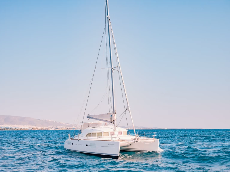 Katamaran do wynajmu w Lavrio w najlepszej cenie