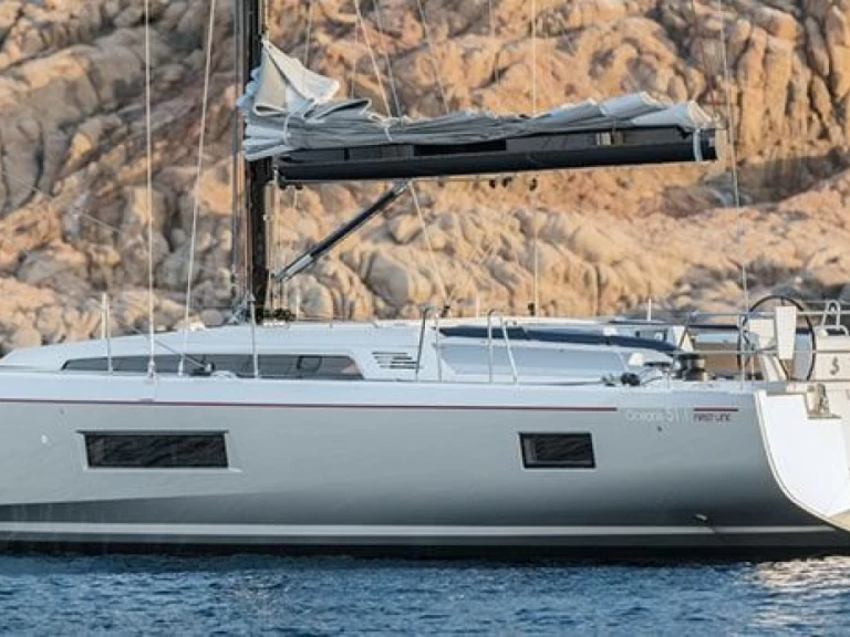 Wynajmij Żaglowiec z lub bez skippera Bénéteau w Nikiána