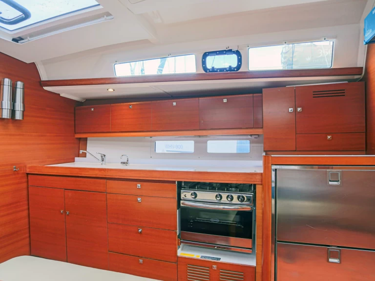 Dufour Dufour 460 Grand Large między profesjonalistami a osobami prywatnymi w Rhodes (City)