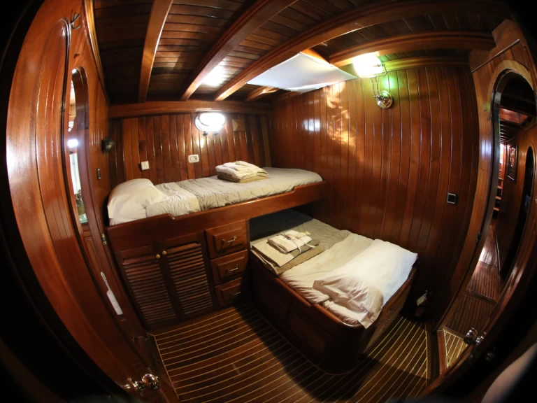 Wynajmij Żaglowiec z lub bez skippera  w Salerno