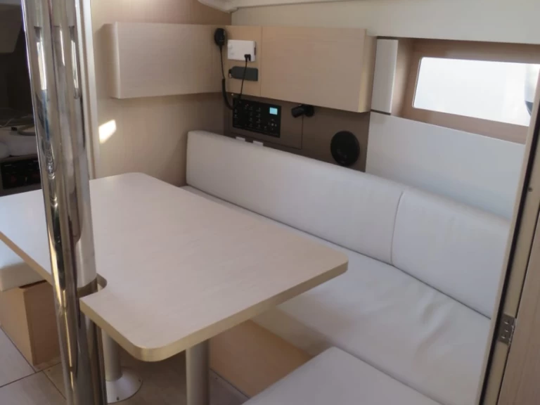 Wynajem w Procida- Bénéteau Oceanis 38 na SamBoat