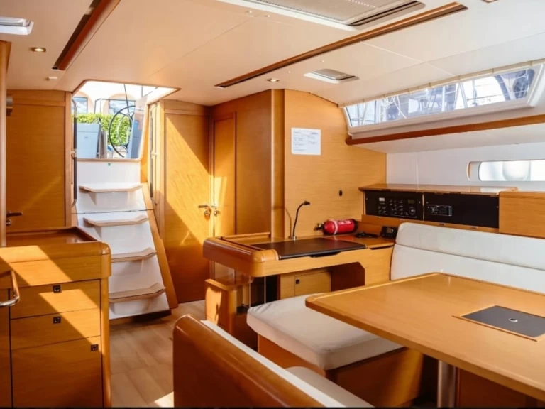 Wynajem w Tropea- Jeanneau Sun Odyssey 519 "Kalos na SamBoat