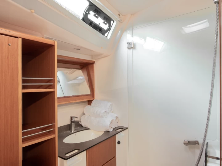 Wynajem łodzi Lavrio tanio Cruiser 51