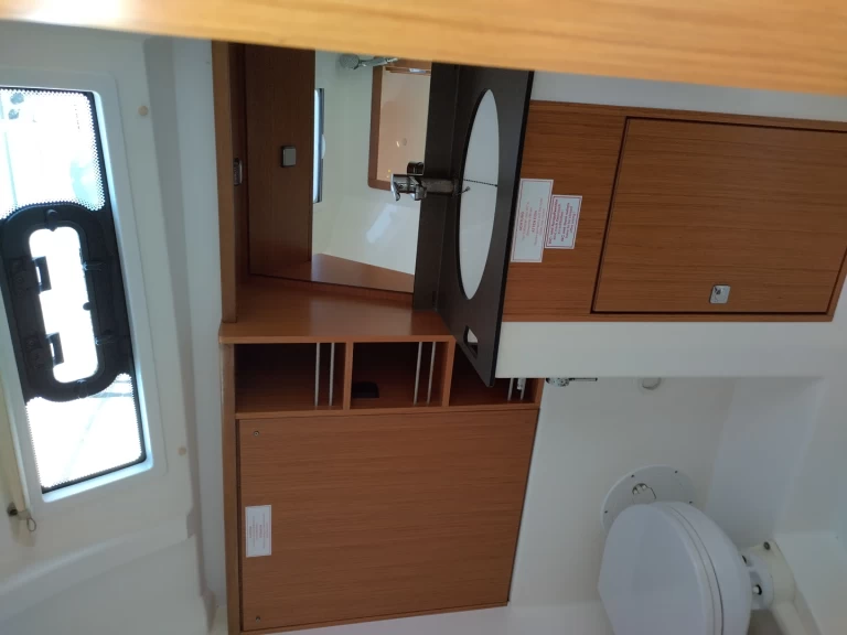 Wynajem Żaglowiec Bavaria z patentem 