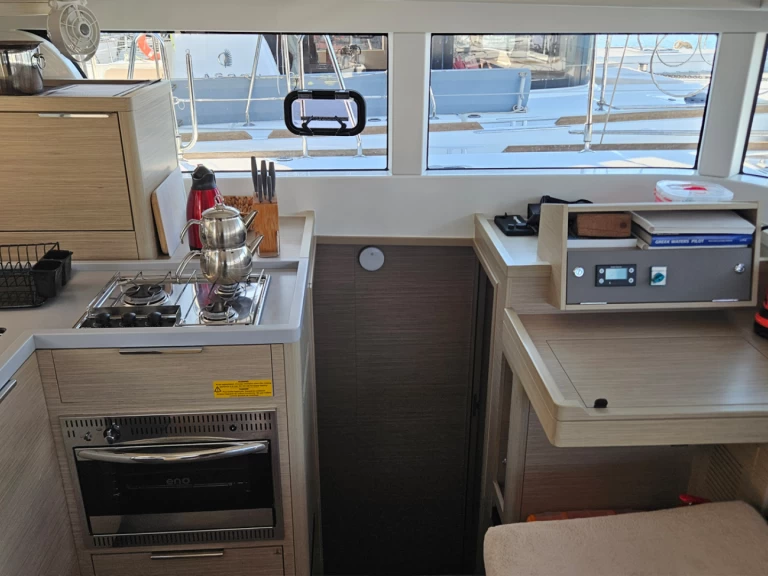 Wynajmij Katamaran z lub bez skippera Lagoon w Marmaris