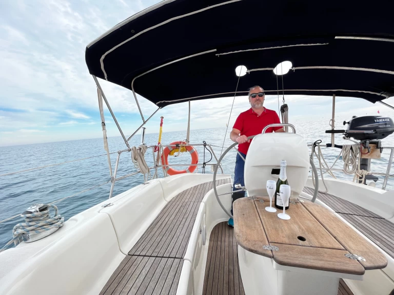 Wynajem Żaglowiec Bavaria z patentem 