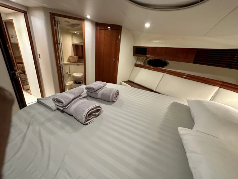 Wynajem Motorówka Fairline z patentem 