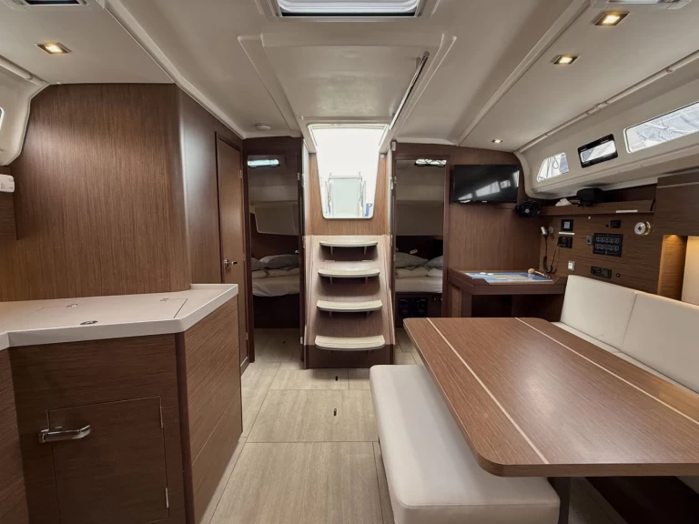 Żaglowiec do wynajmu w Biograd na Moru w najlepszej cenie