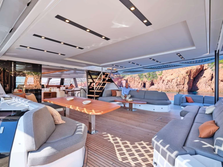 Wynajem Luksusowy jacht Fountaine Pajot z patentem 