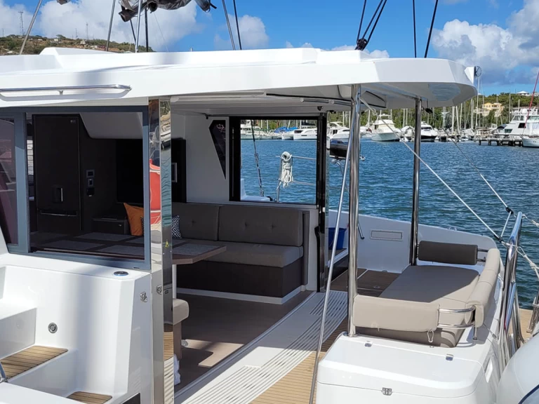 Wynajem Katamaran Bali z patentem 