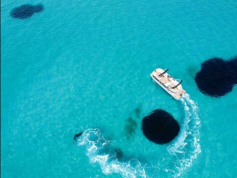 Wynajmij Motorówka z lub bez skippera Swiss boat ponton w Naoussa