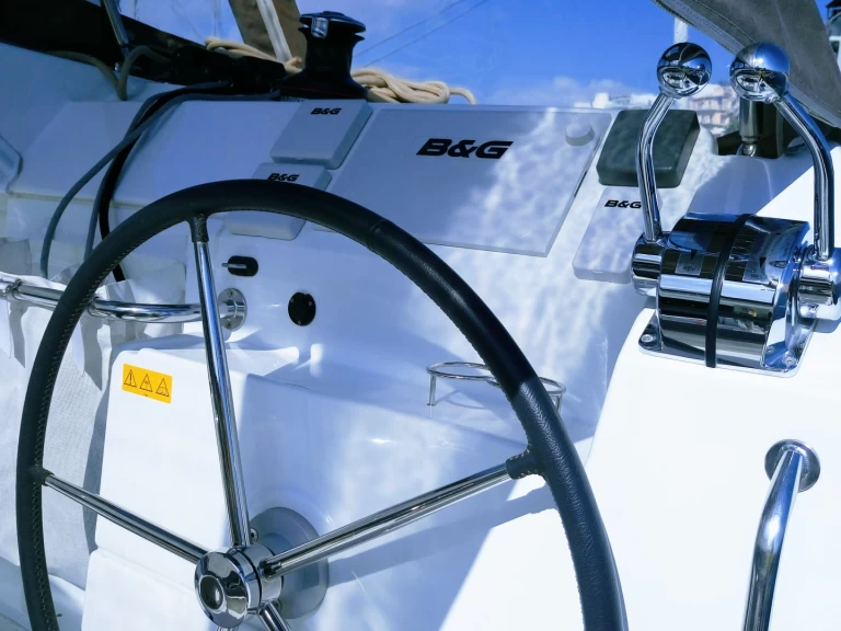 Lagoon Lagoon 39 między profesjonalistami a osobami prywatnymi w Pórto Chéli