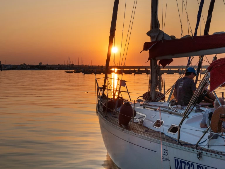 Wynajmij Żaglowiec z lub bez skippera Dufour w Bari