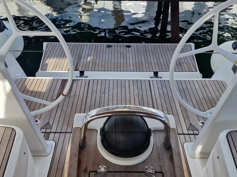 Wynajem Żaglowiec Bavaria z patentem 