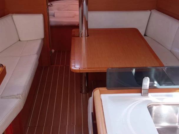 Wynajmij Jeanneau Sun Odyssey 379 w Gouvia