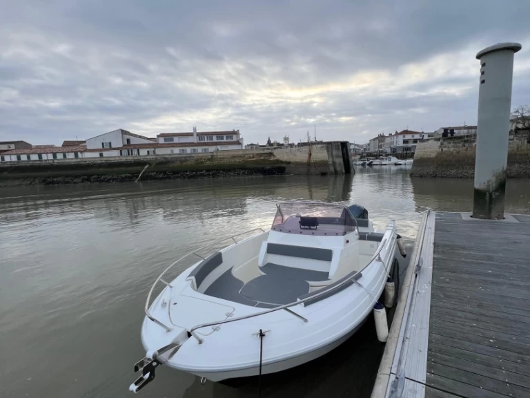 Wynajmij Pacific Craft Pacific Craft 670 w La Flotte