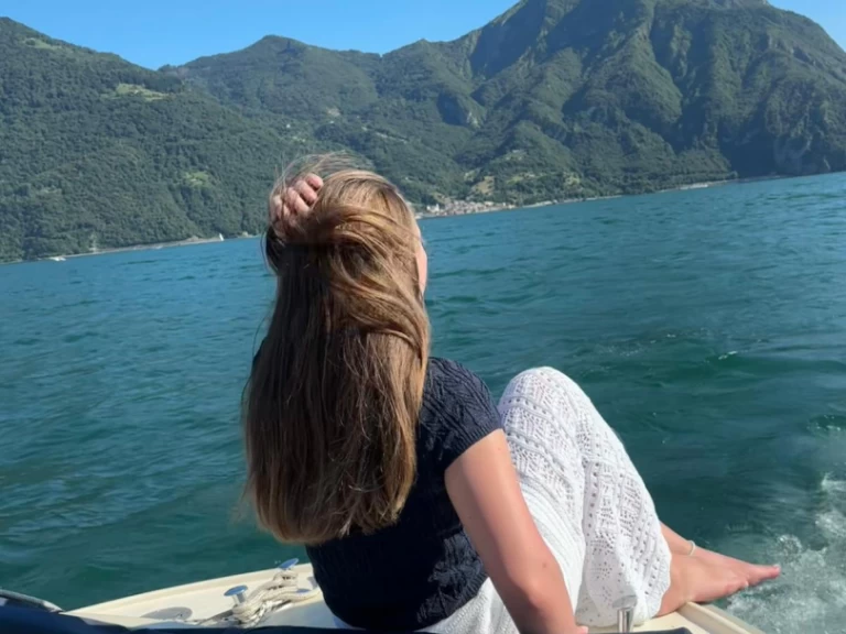 Motorówka do wynajmu w Lovere w najlepszej cenie