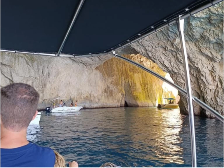 Wynajem Motorówka Mercan z patentem 