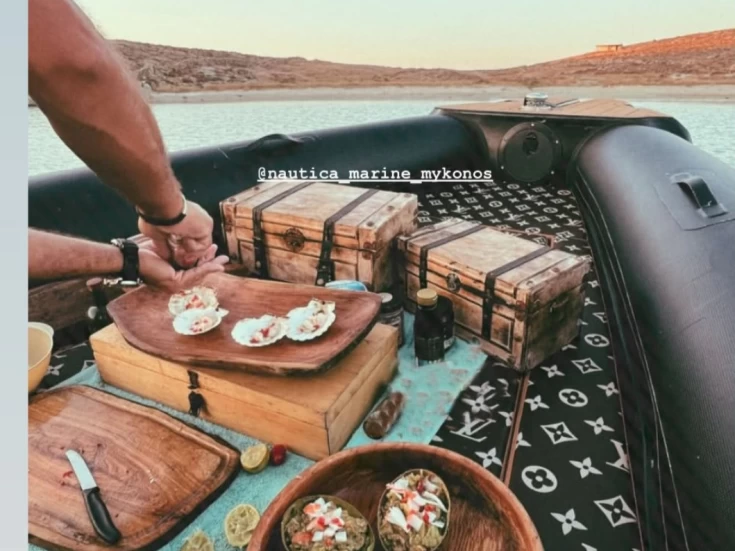 Fost  MATRIX między profesjonalistami a osobami prywatnymi w Parikia