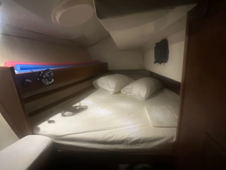 Wynajem łodzi Ateny tanio Apollo 12