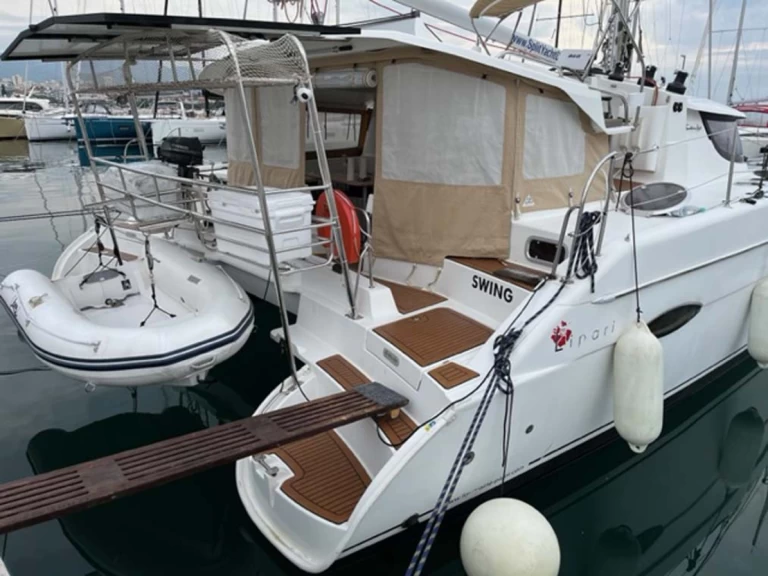 Fountaine Pajot Lipari 41 między profesjonalistami a osobami prywatnymi w Trogir