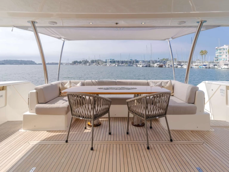 Wynajem łodzi Ferretti SOL SHINE  w New England na SamBoat 