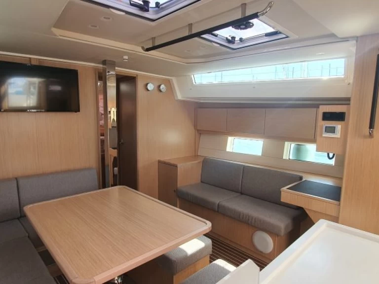 Bavaria Bavaria C45 między profesjonalistami a osobami prywatnymi w Cala d'Or