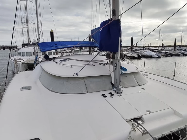 Wynajem Katamaran Fountaine Pajot z patentem 