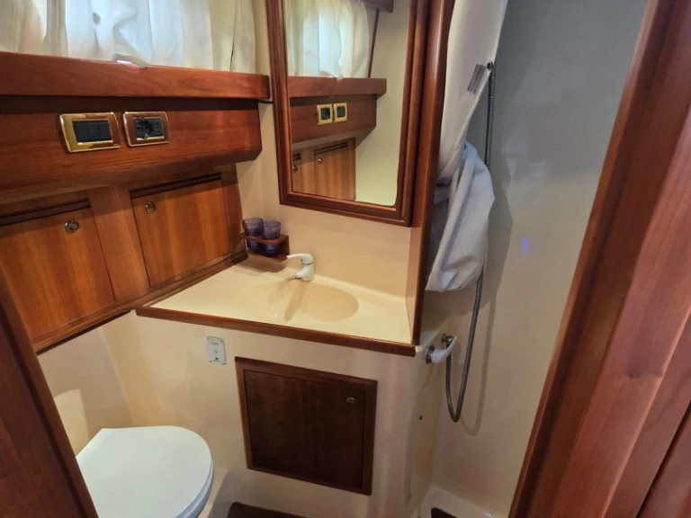 Wynajem Motorówka Apreamare z patentem 