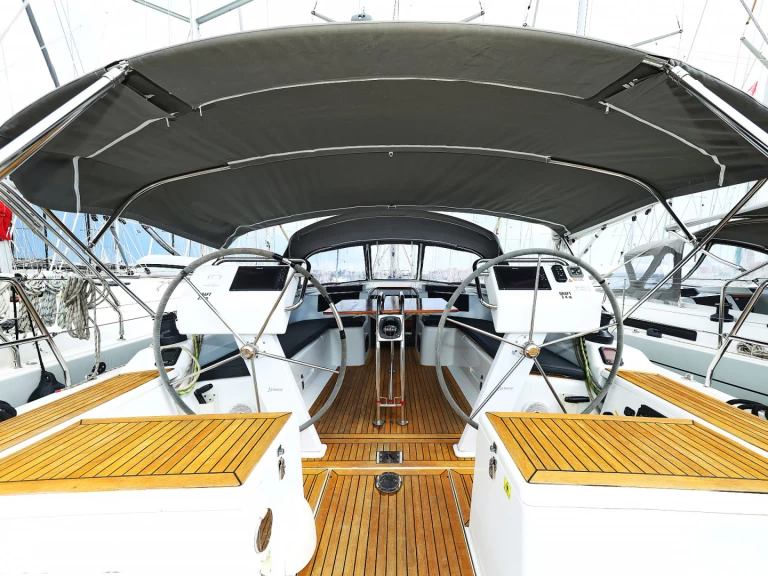 Wynajem Żaglowiec Hanse z patentem 