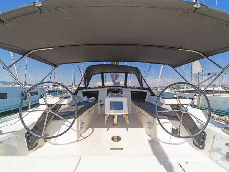 Wynajmij Dufour Dufour 430 w Ávdira