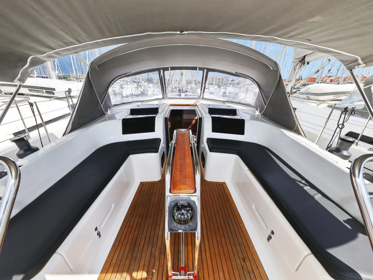 Wynajem Żaglowiec w Biograd na Moru - Hanse Hanse 455