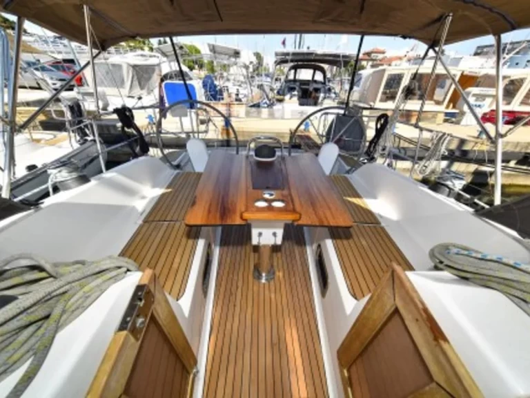 Żaglowiec do wynajmu w Zadar w najlepszej cenie