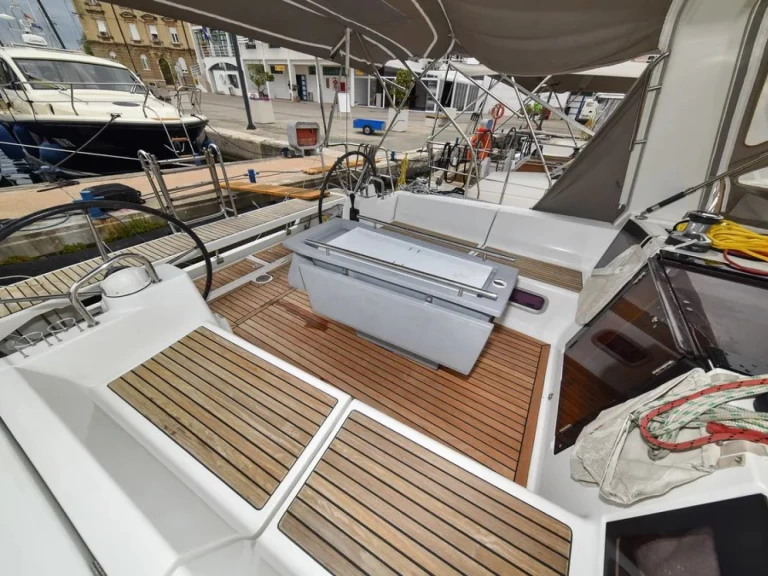 Wynajmij Żaglowiec z lub bez skippera Bénéteau w Zadar