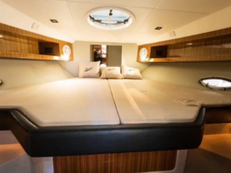 Wynajem w Split- Grginić Mirakul 40 na SamBoat