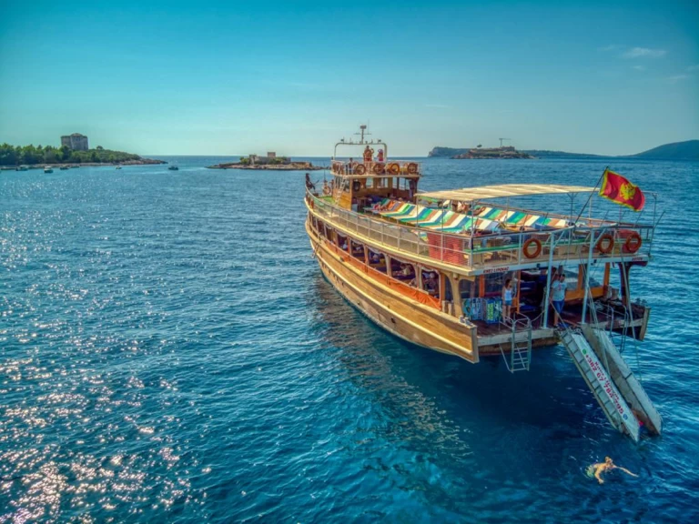 Wynajem łodzi Tivat tanio craft