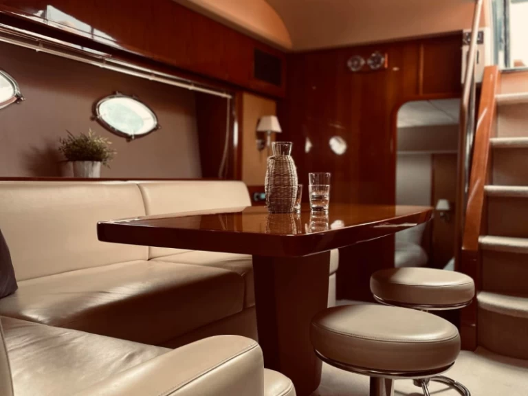 Wynajem Luksusowy jacht w Makarska - Princess Princess V53